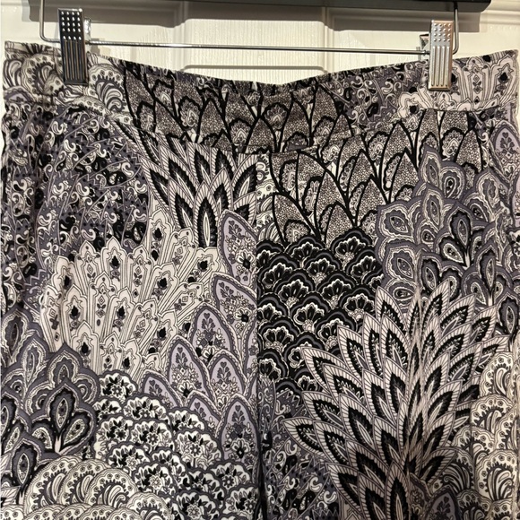 Jessica Simpson Black and Lavender Paisley Palazzo Pants - Picture 2 of 5